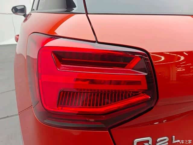 Audi Q2L, 2021 18