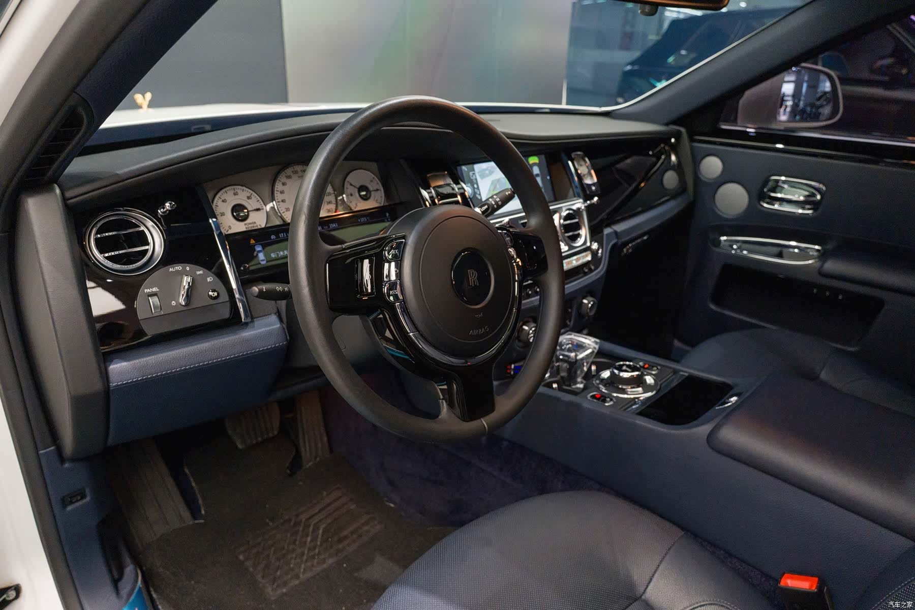Rolls-Royce Ghost, 2014 4