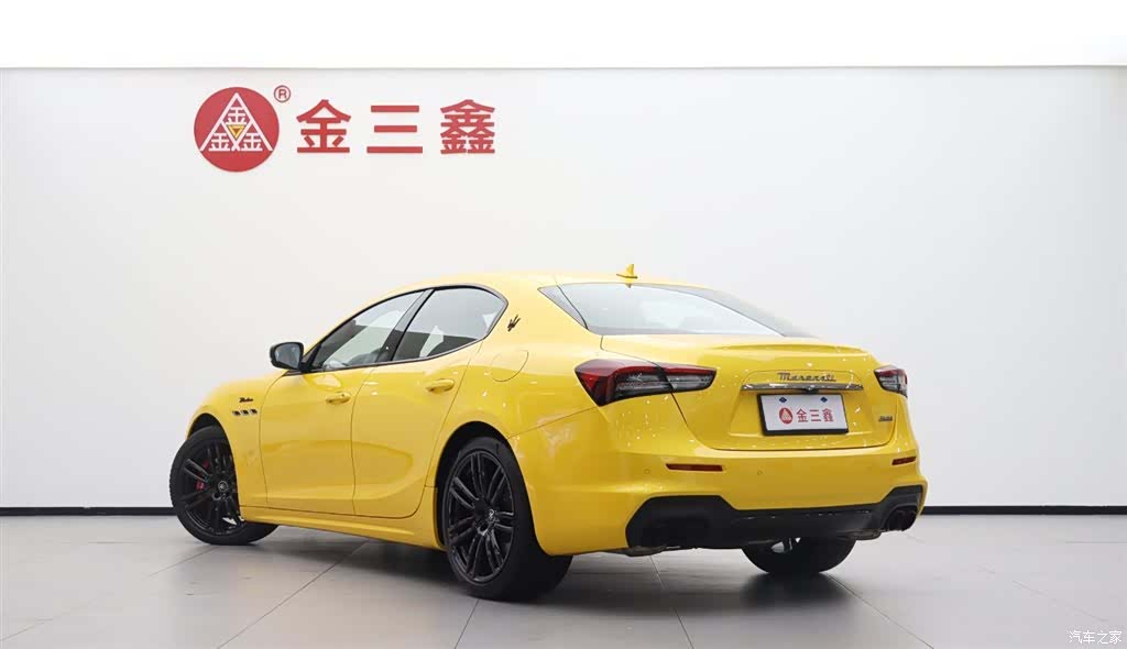 Maserati Ghibli, 2024 4