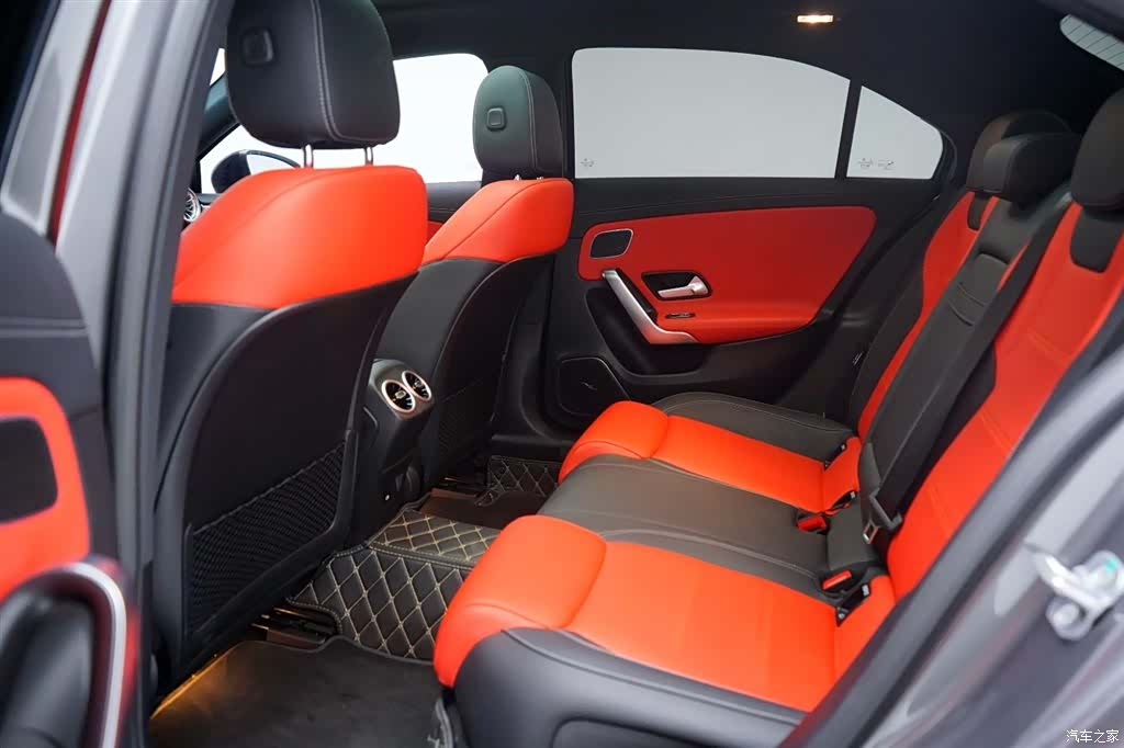 Mercedes-Benz A-Class, 2025 6