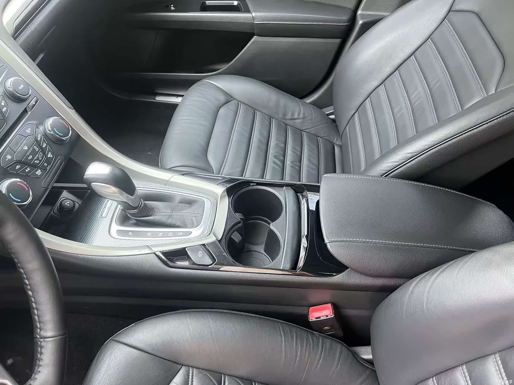 Ford Mondeo, 2014 13