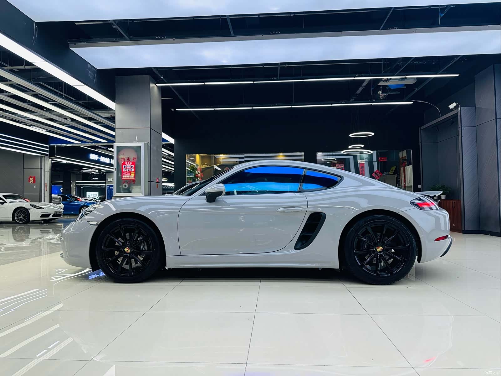 Porsche Cayman, 2017 7