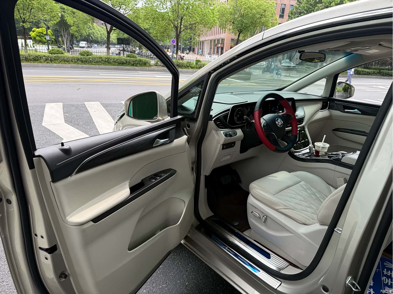 Buick GL8, 2022 8
