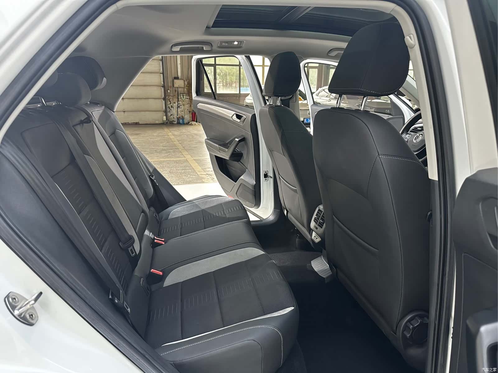 Volkswagen T-ROC, 2022 10