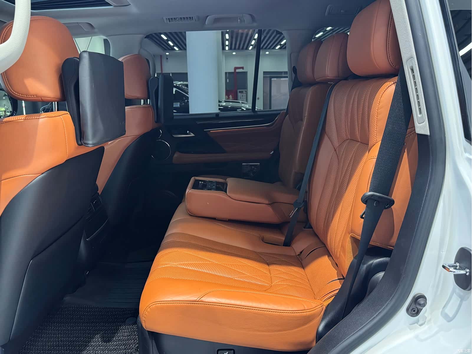 Lexus LX, 2019 9