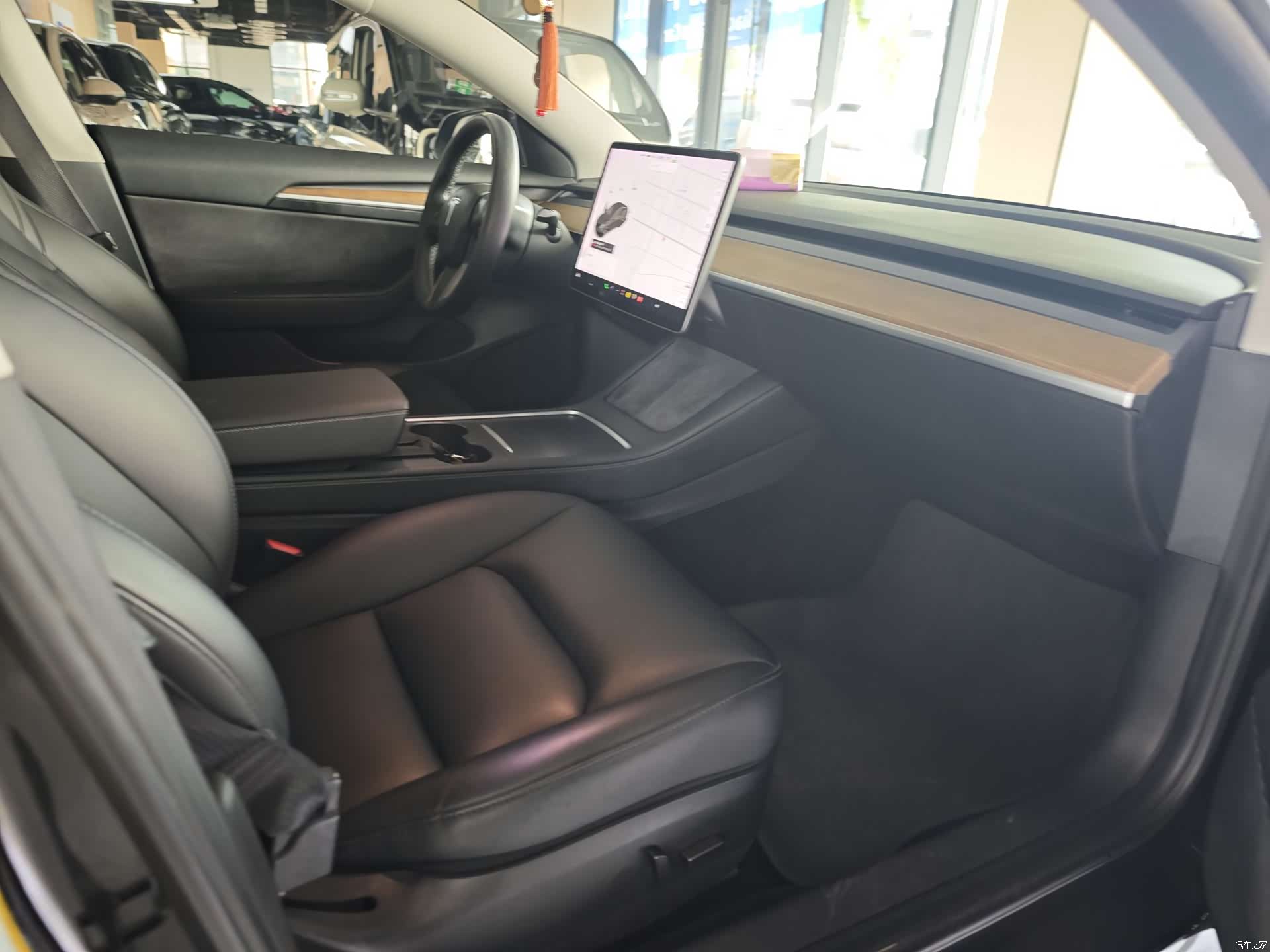 Tesla Model 3, 2021 11