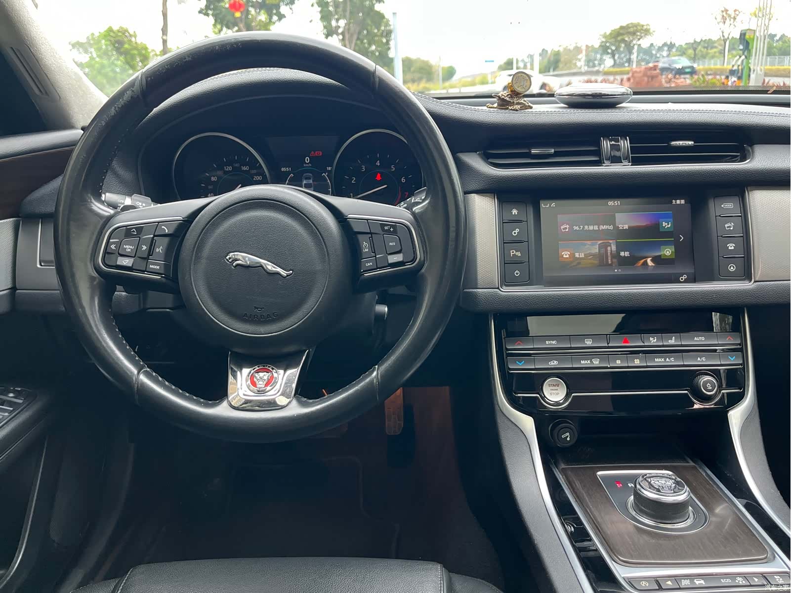 Land Rover XFL, 2017 13