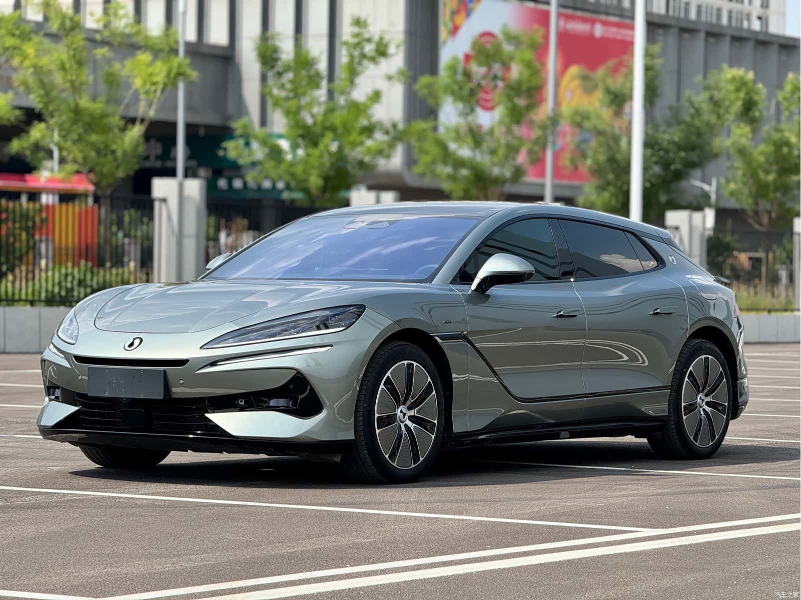 Denza Z9GT
