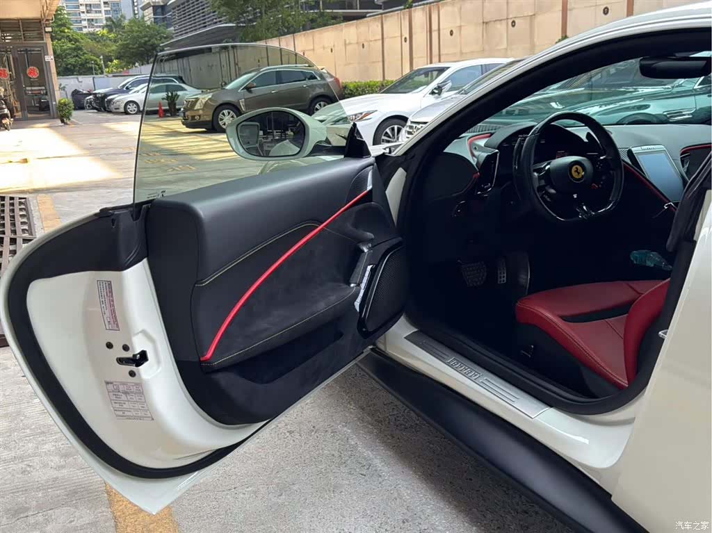 Ferrari Roma, 2021 12