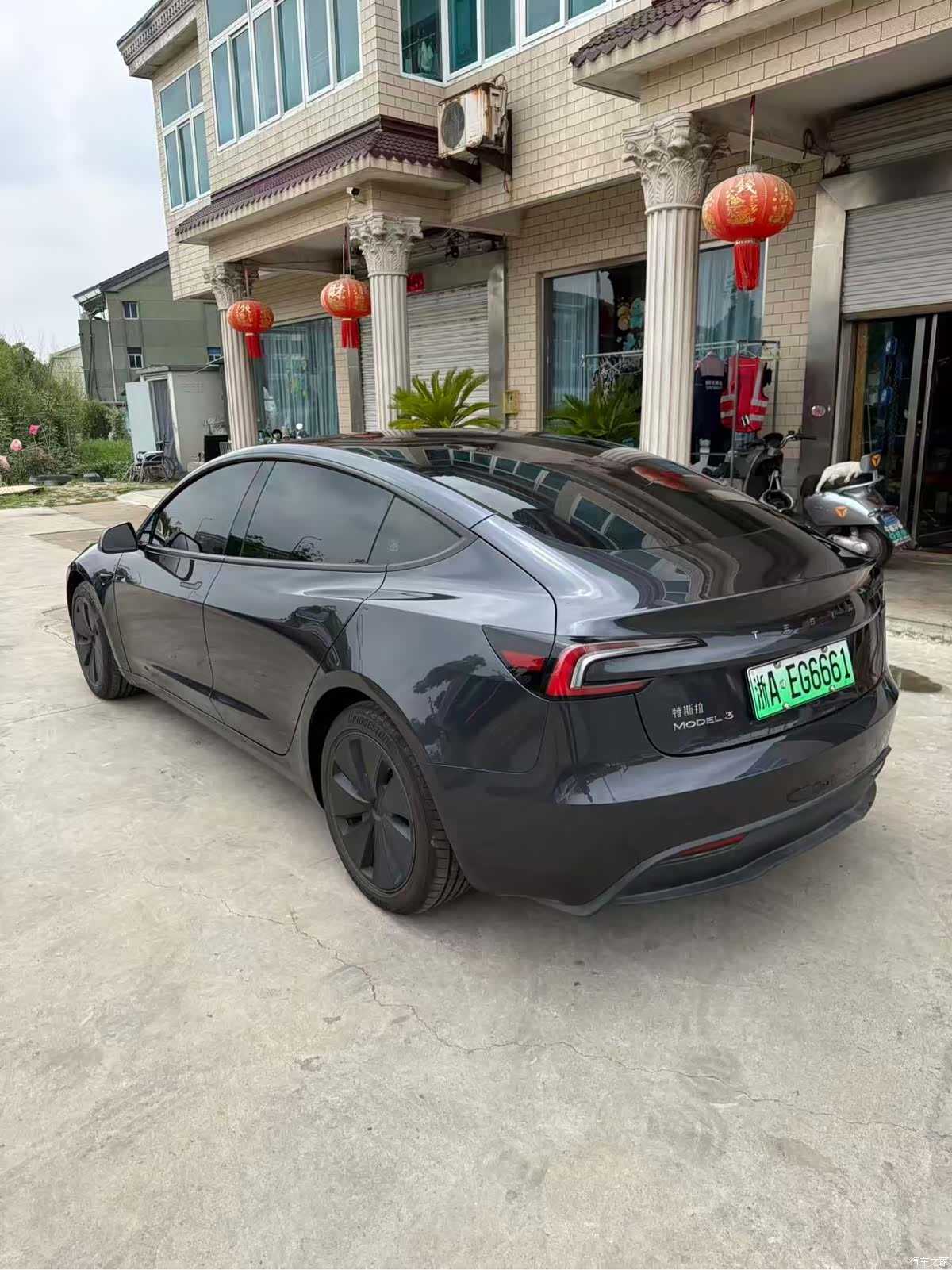 Tesla Model 3, 2025 6