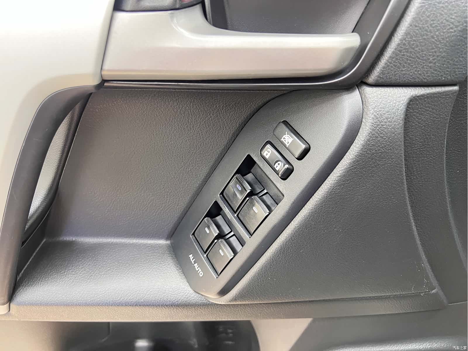 Toyota Prado, 2020 13