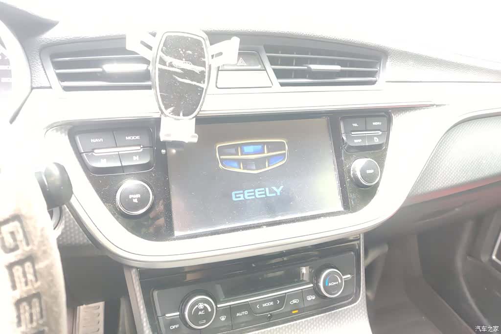 Geely Emgrand, 2018 13