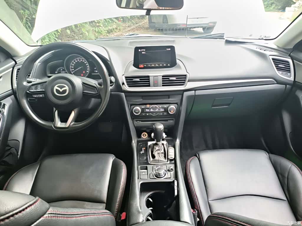 Mazda Mazda3, 2017 10