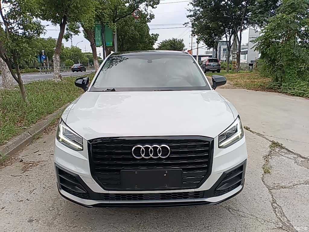 Audi Q2L, 2019 3
