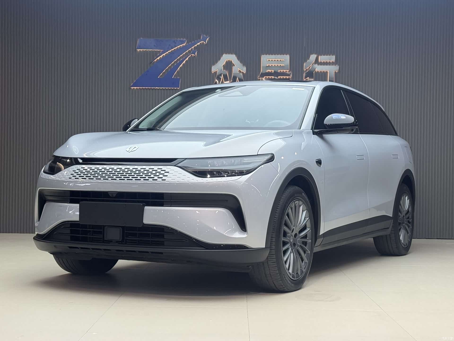 Leapmotor C11