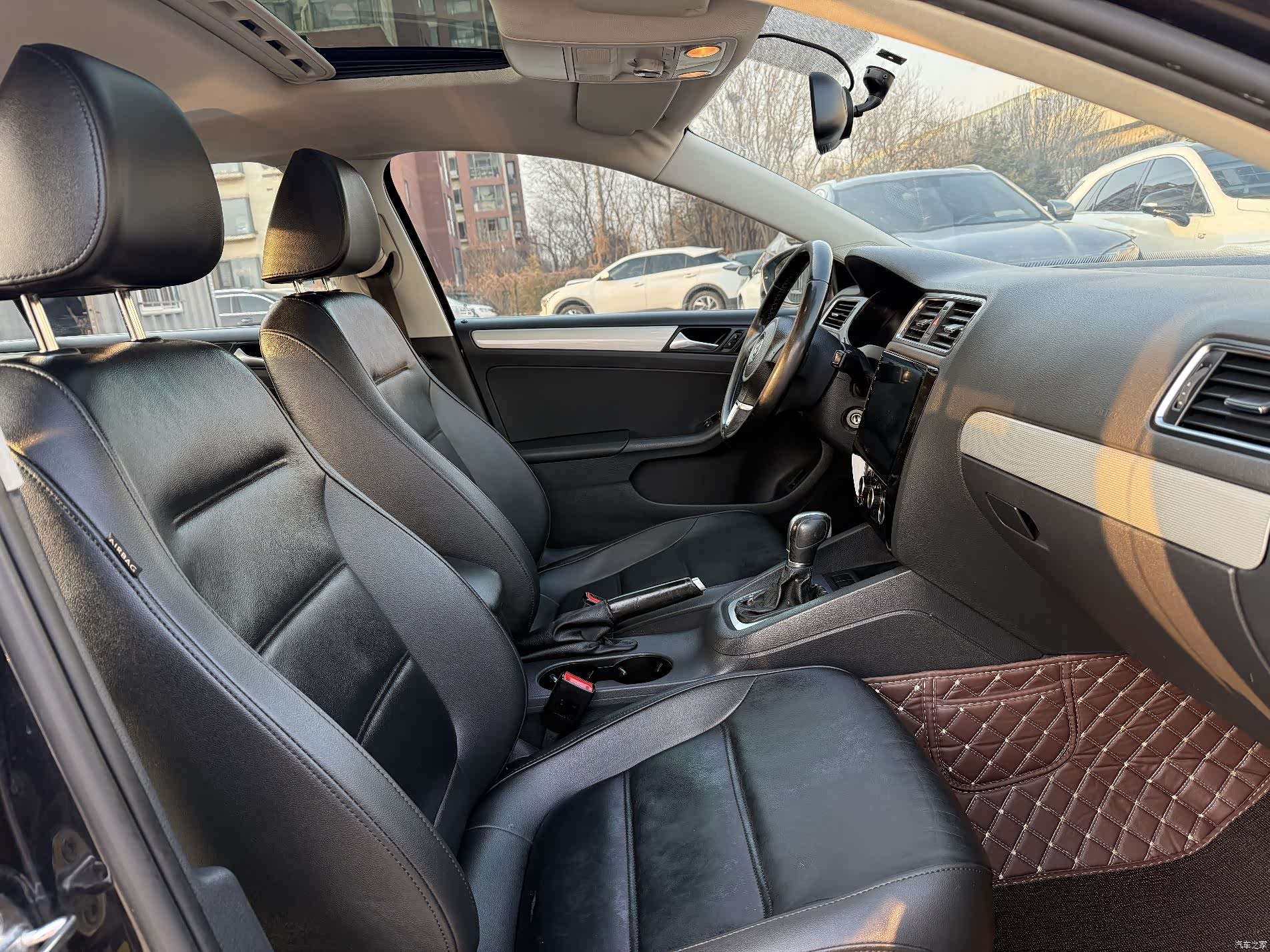 Volkswagen Sagitar, 2014 6