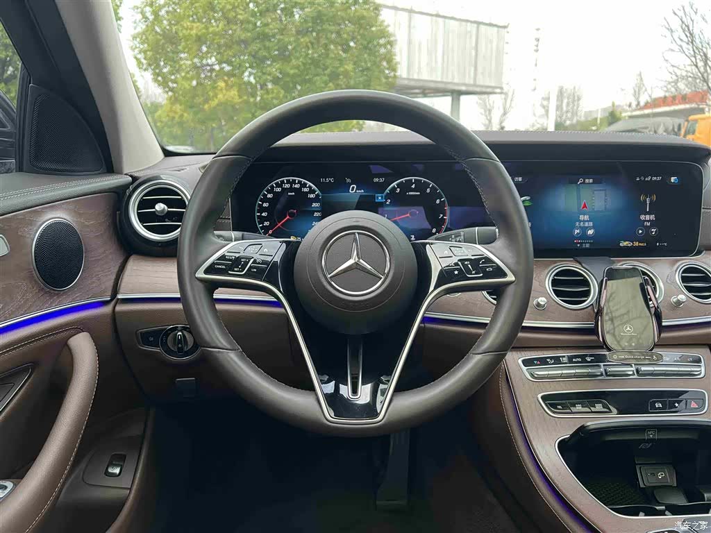 Mercedes-Benz E-Class, 2022 18
