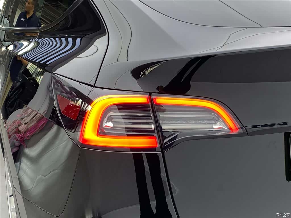 Tesla Model Y, 2022 36