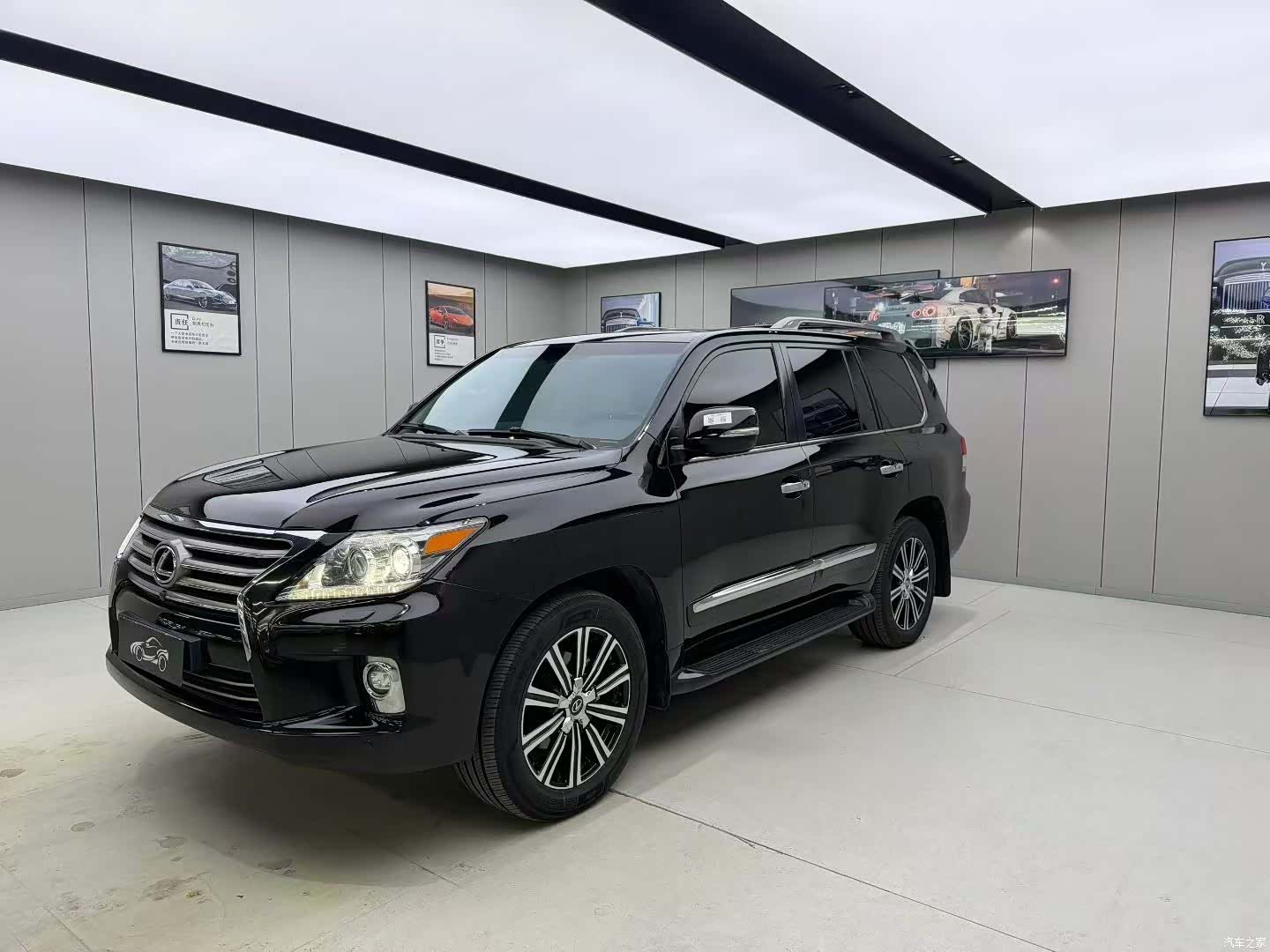 Lexus LX, 2014 1