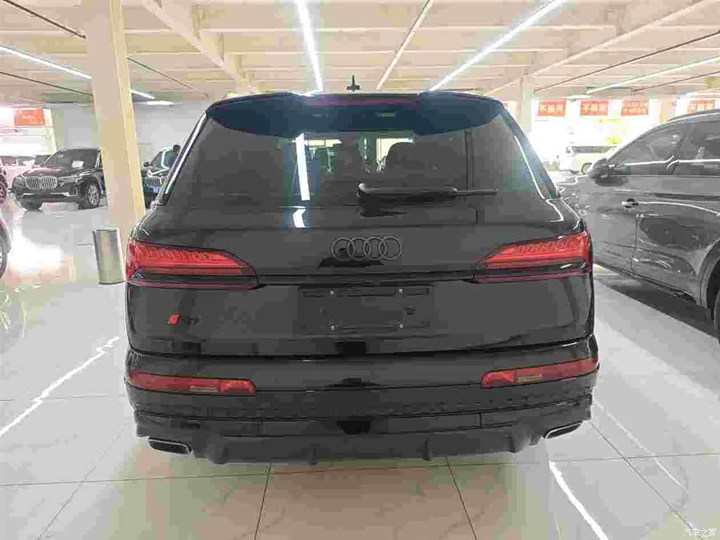 Audi Q7, 2024 6