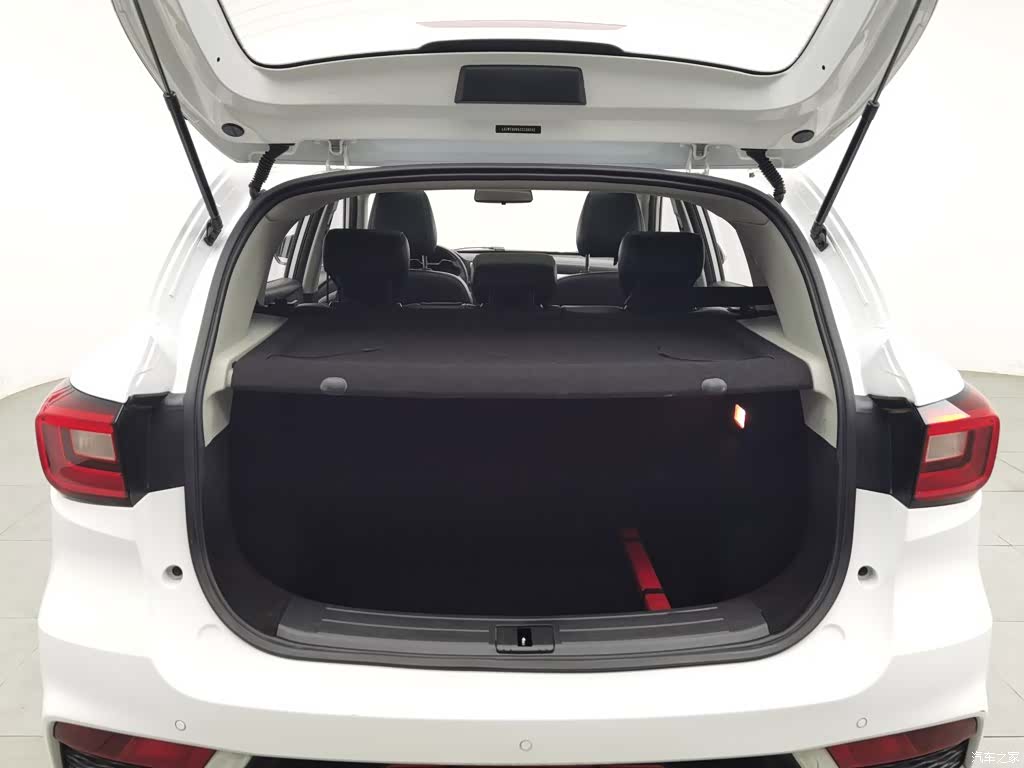 MG ZS, 2019 16