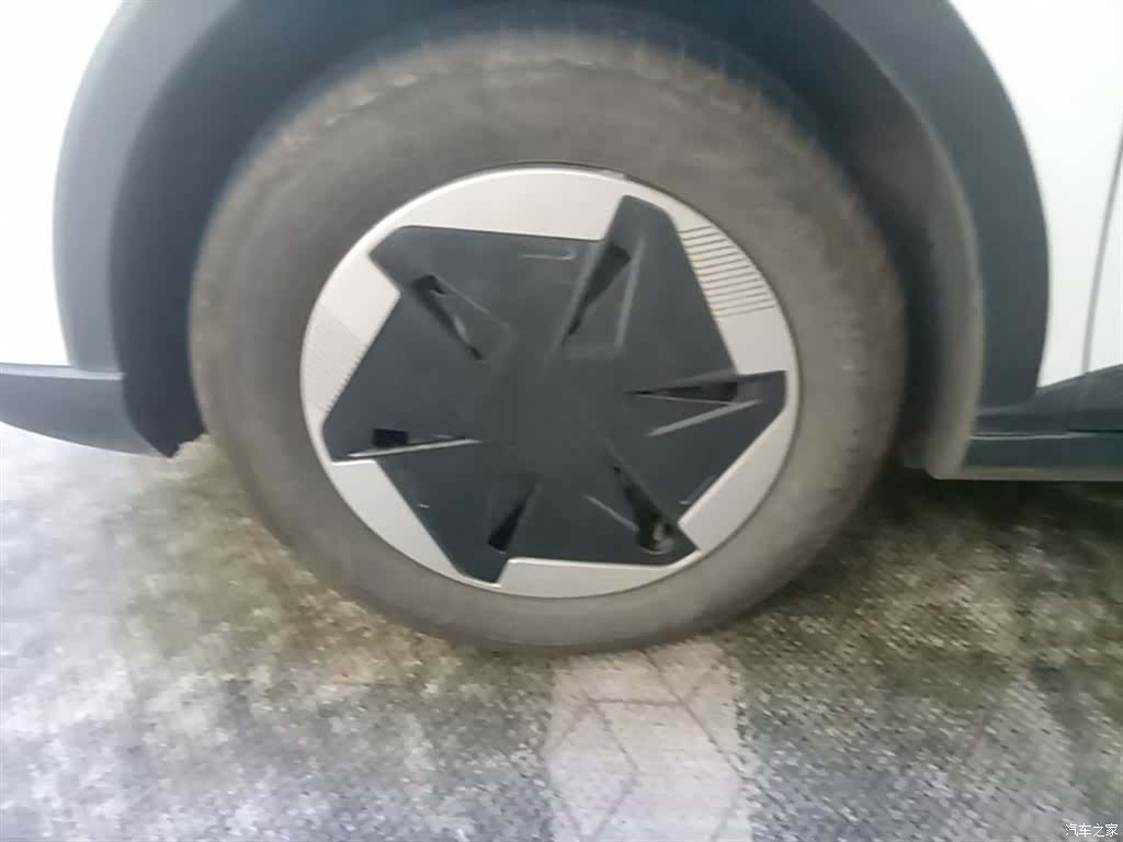 Geely E, 2024 23