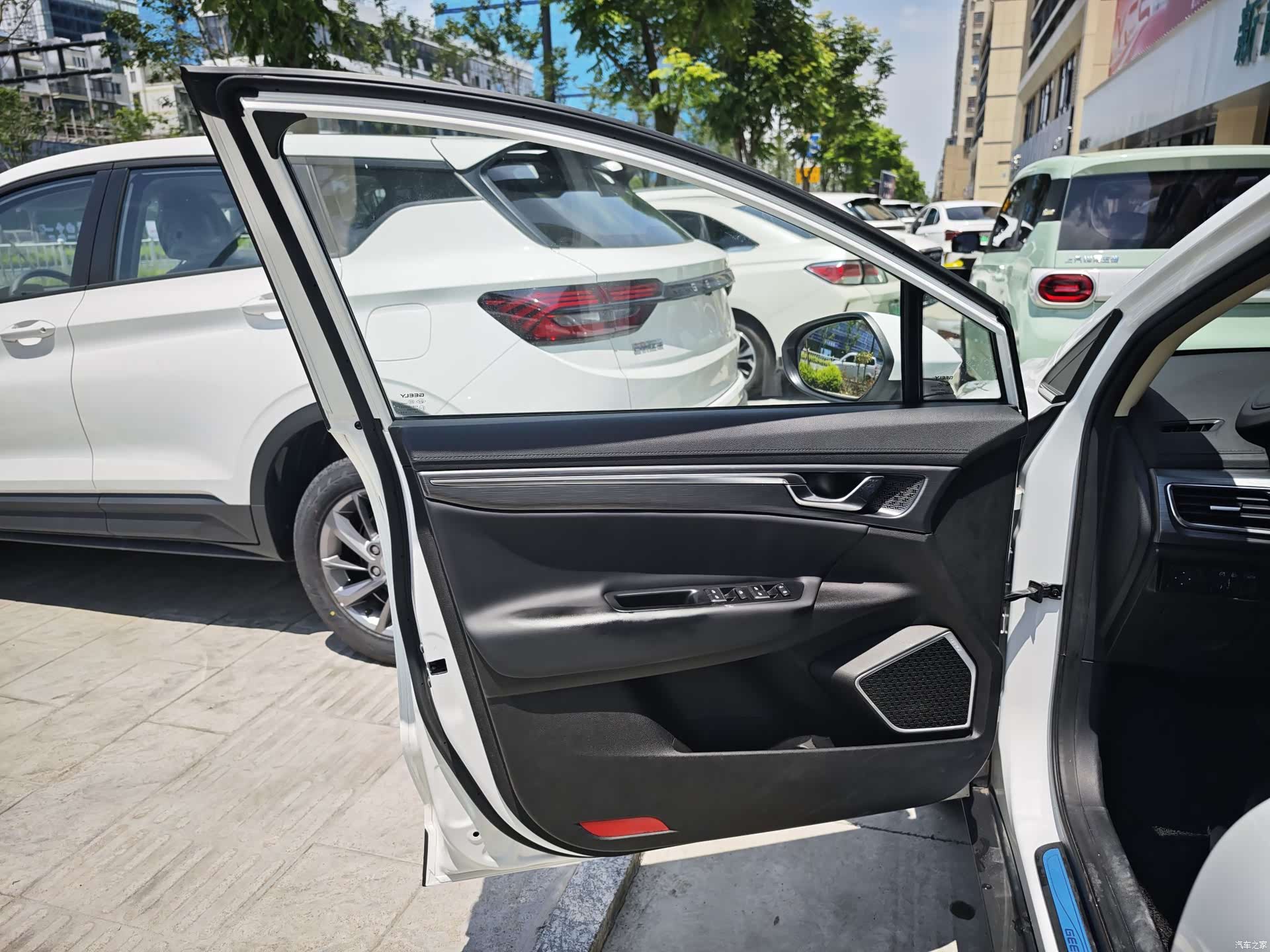 Geely Emgrand, 2020 13
