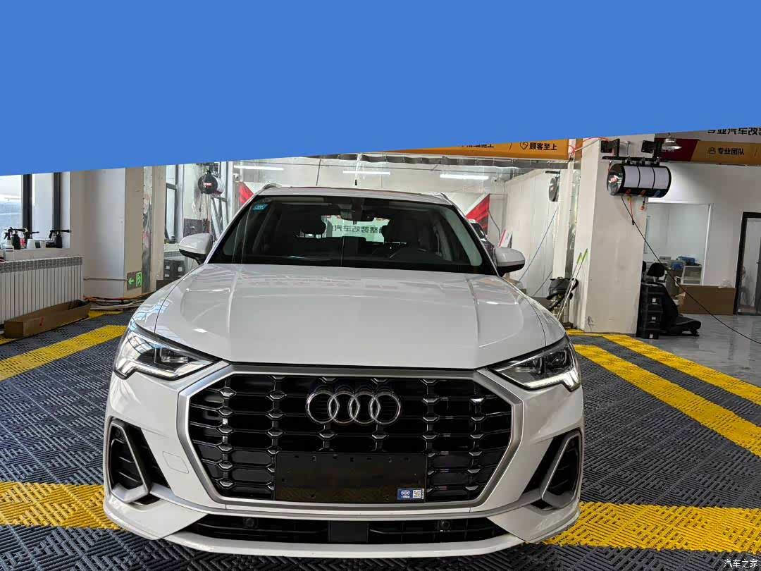 Audi Q3, 2023 1