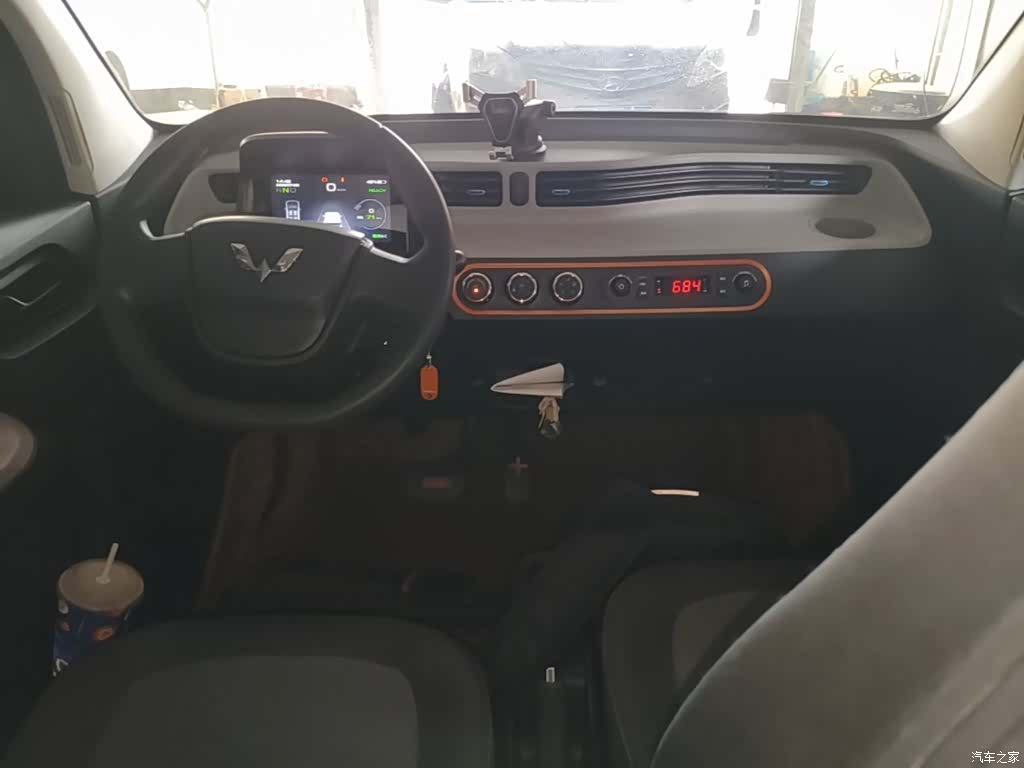 Wuling MINIEV, 2021 10