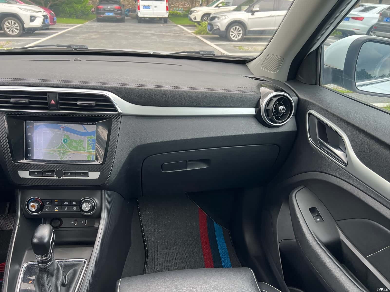 MG ZS, 2017 15