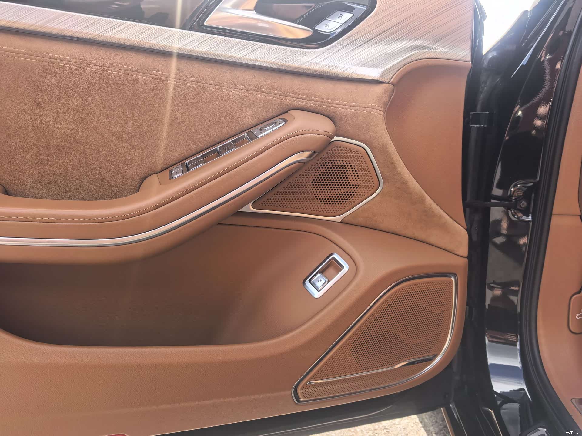 Hongqi H9, 2022 13