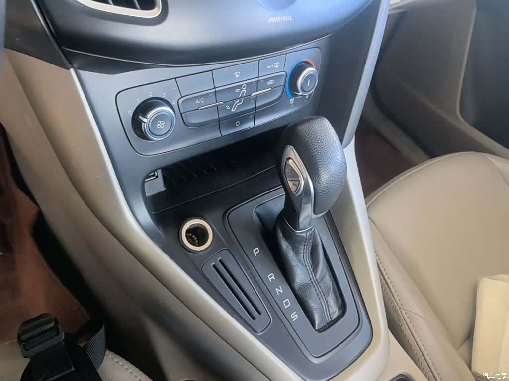 Ford Focus, 2015 14