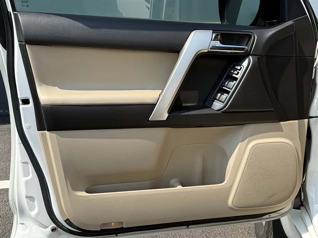 Toyota Prado, 2013 11