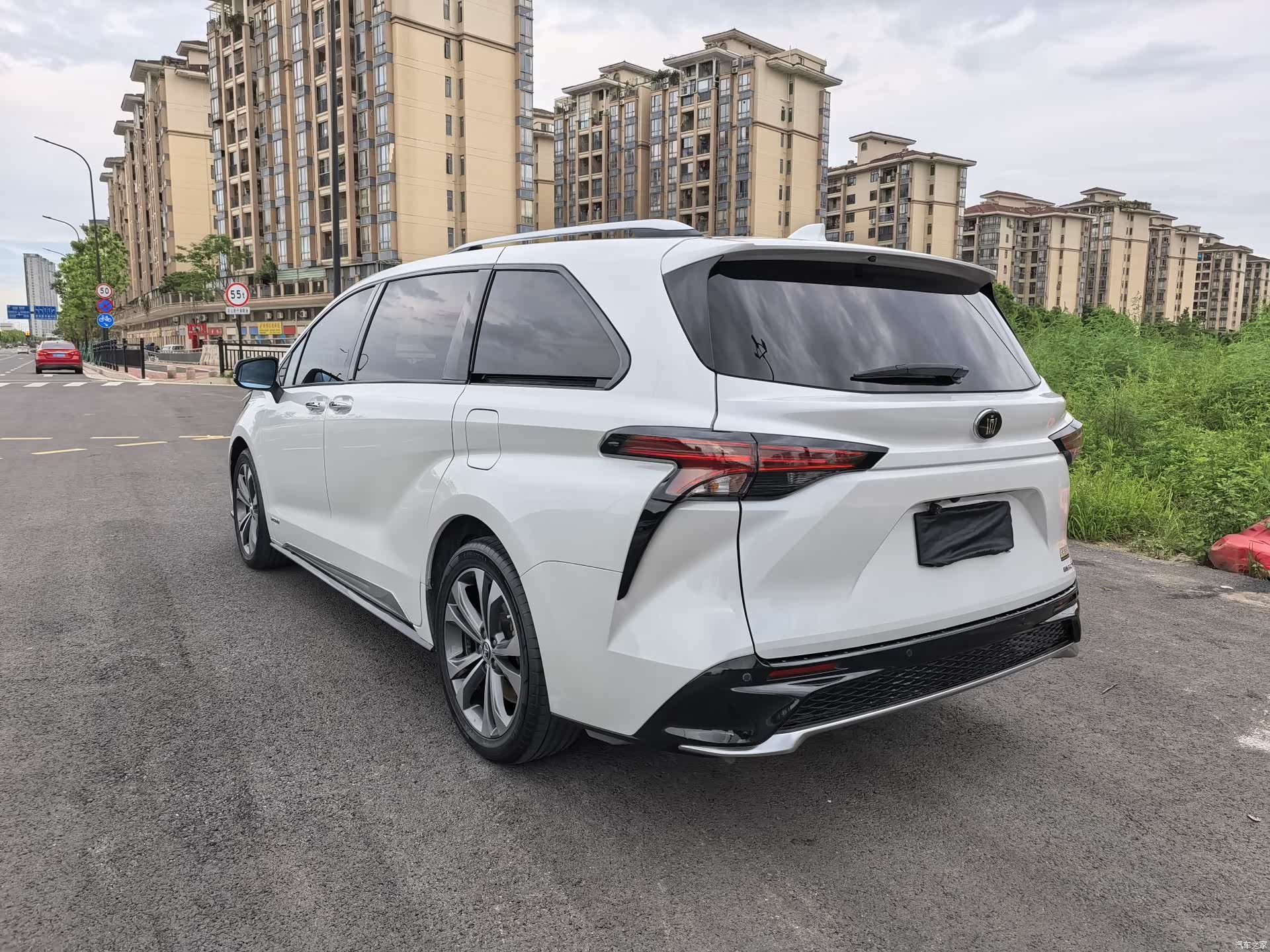 Toyota Granvia, 2023 7