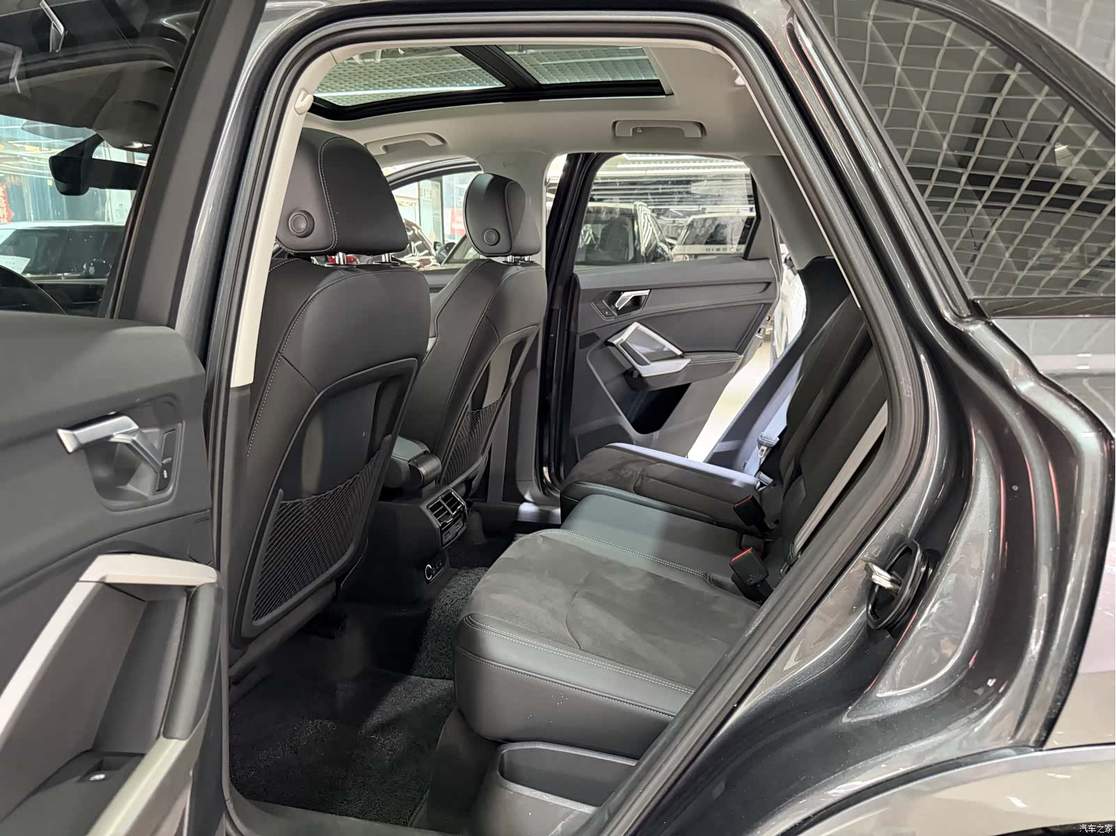 Audi Q3, 2023 10