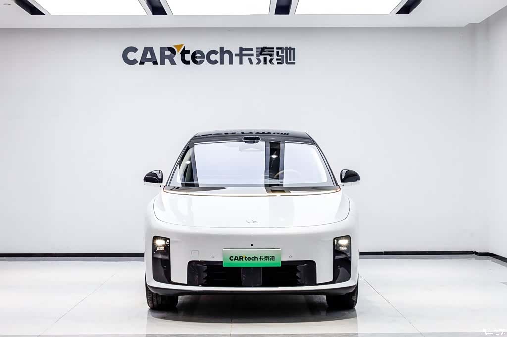 Li Auto i8, 2025 2