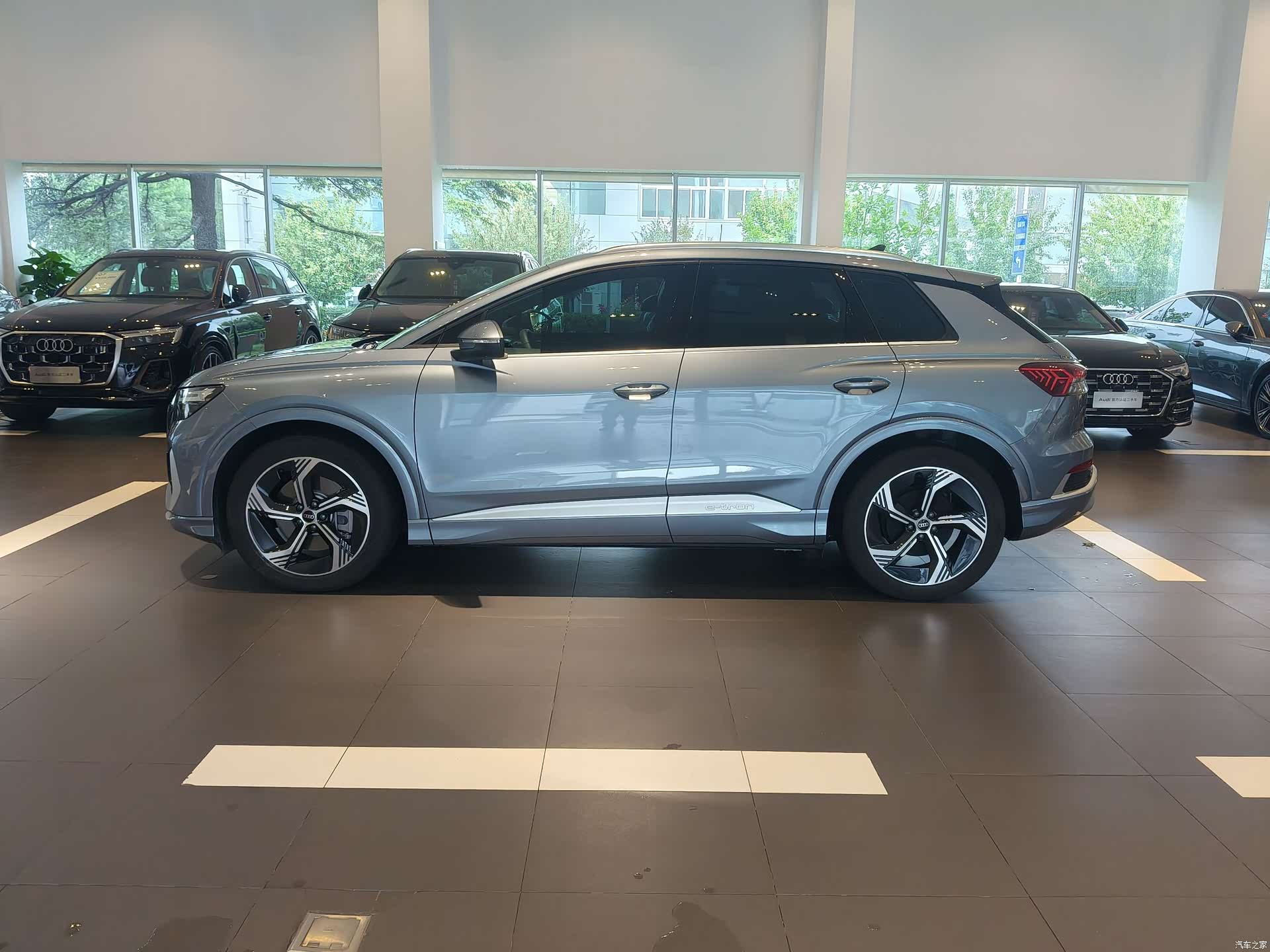 Audi Q4 e-tron, 2025 2
