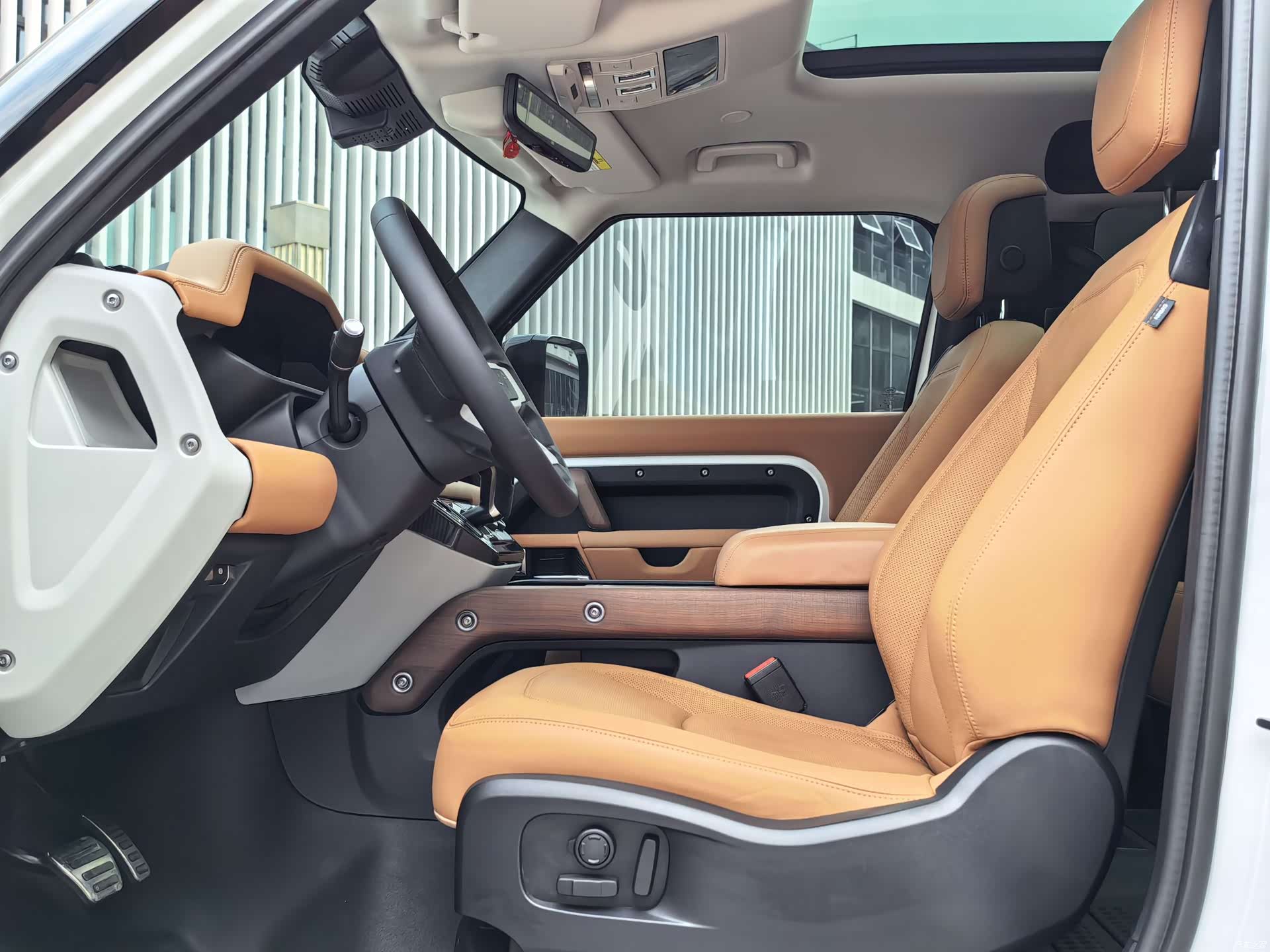 Land Rover Defender, 2025 6