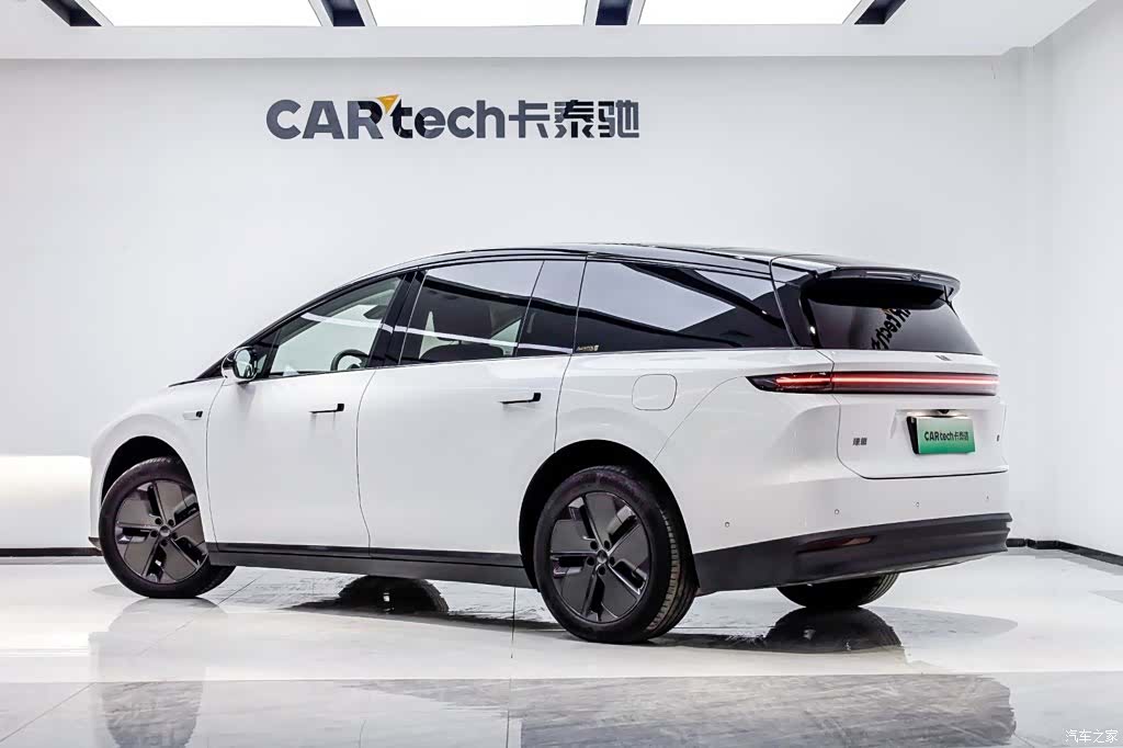Li Auto i8, 2025 4