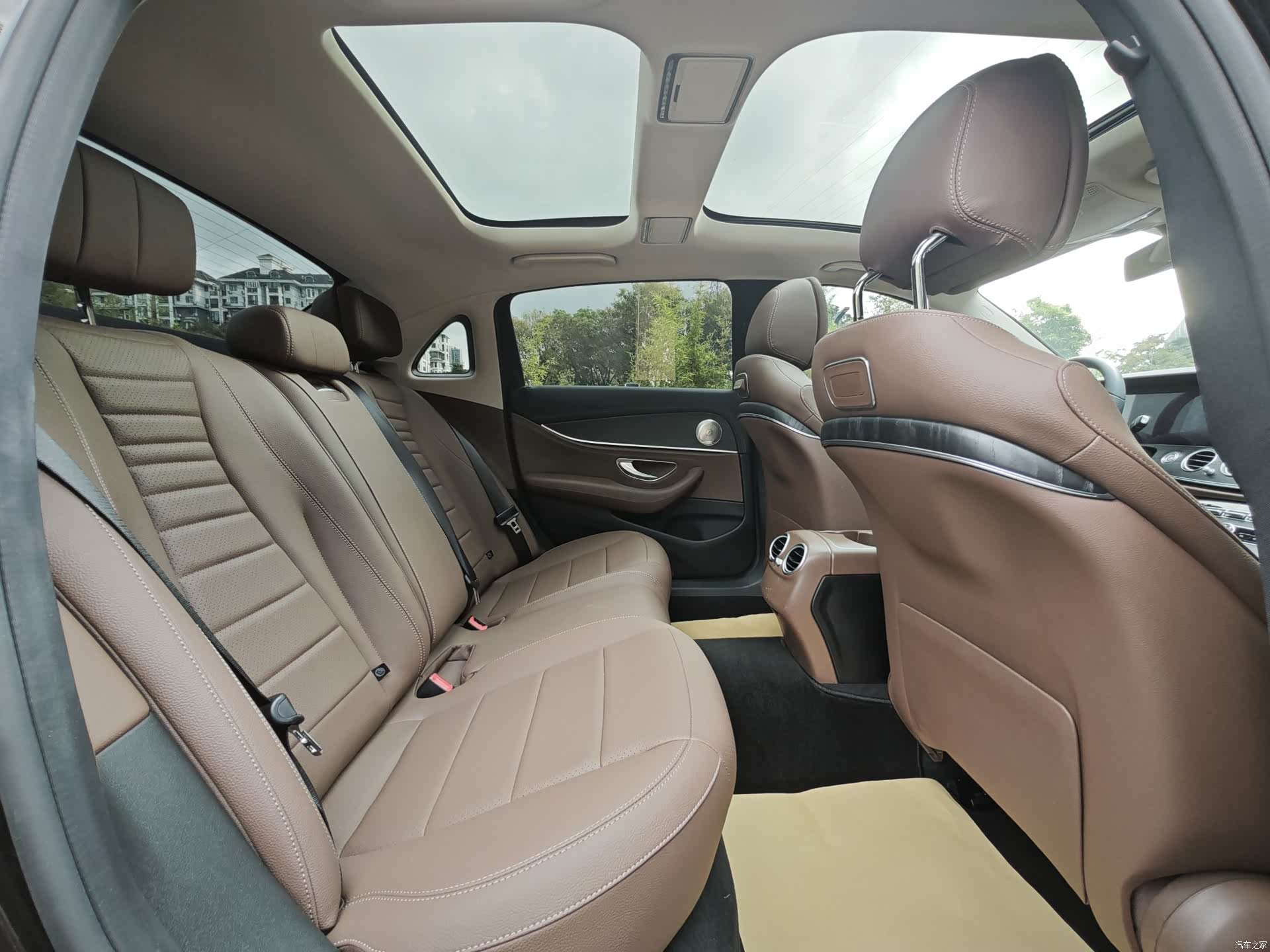 Mercedes-Benz E-Class, 2020 13