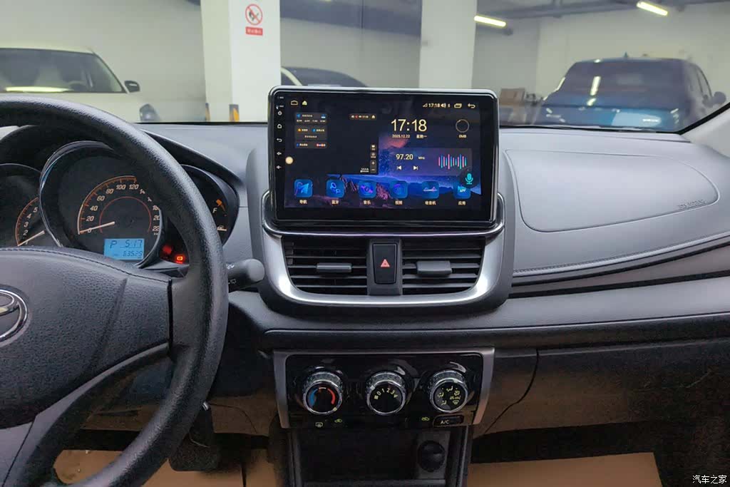 Toyota YARiS L, 2021 13