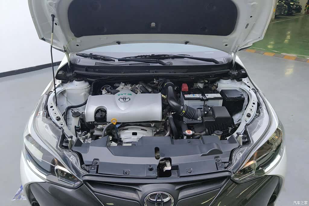 Toyota YARiS L, 2021 10