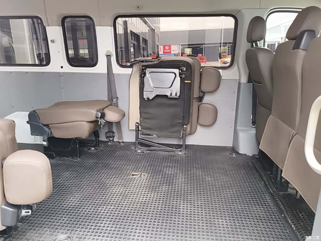Maxus V80, 2022 17