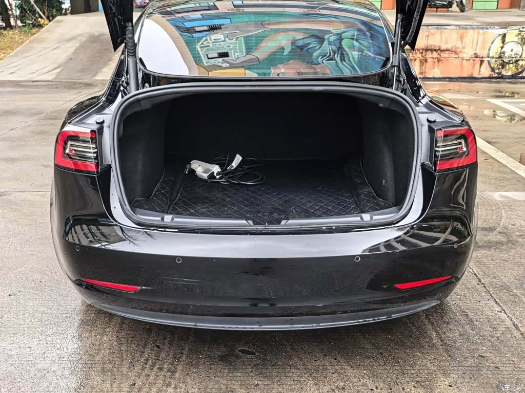Tesla Model 3, 2023 14