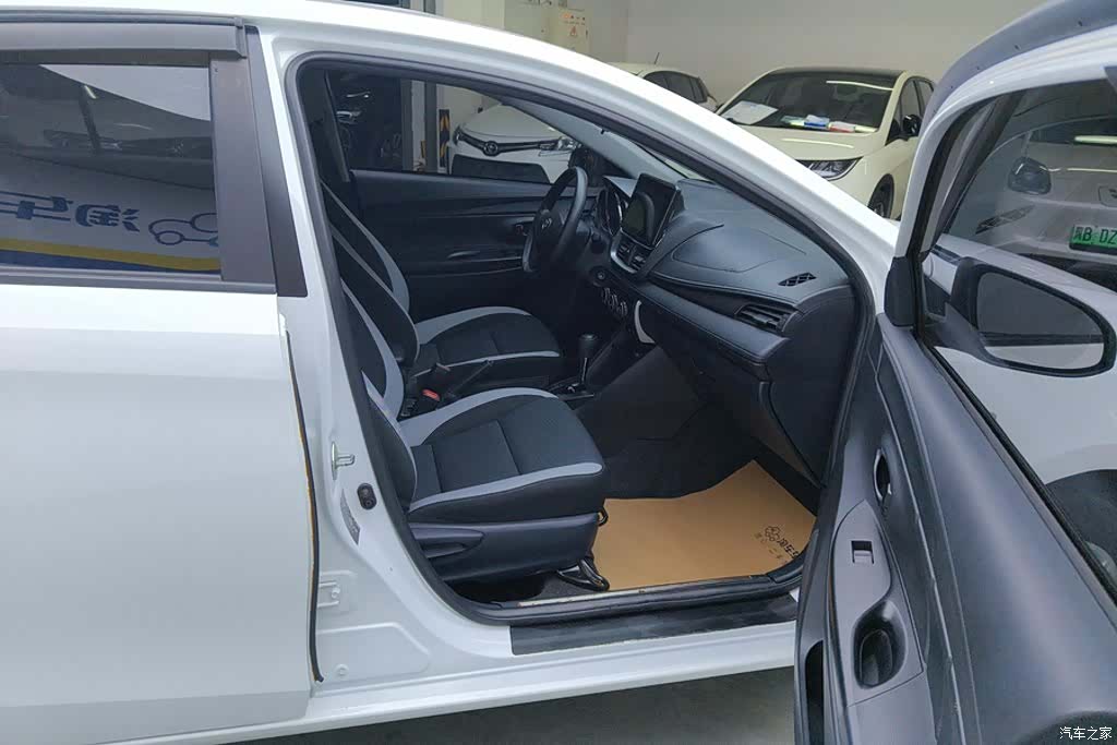 Toyota YARiS L, 2021 8