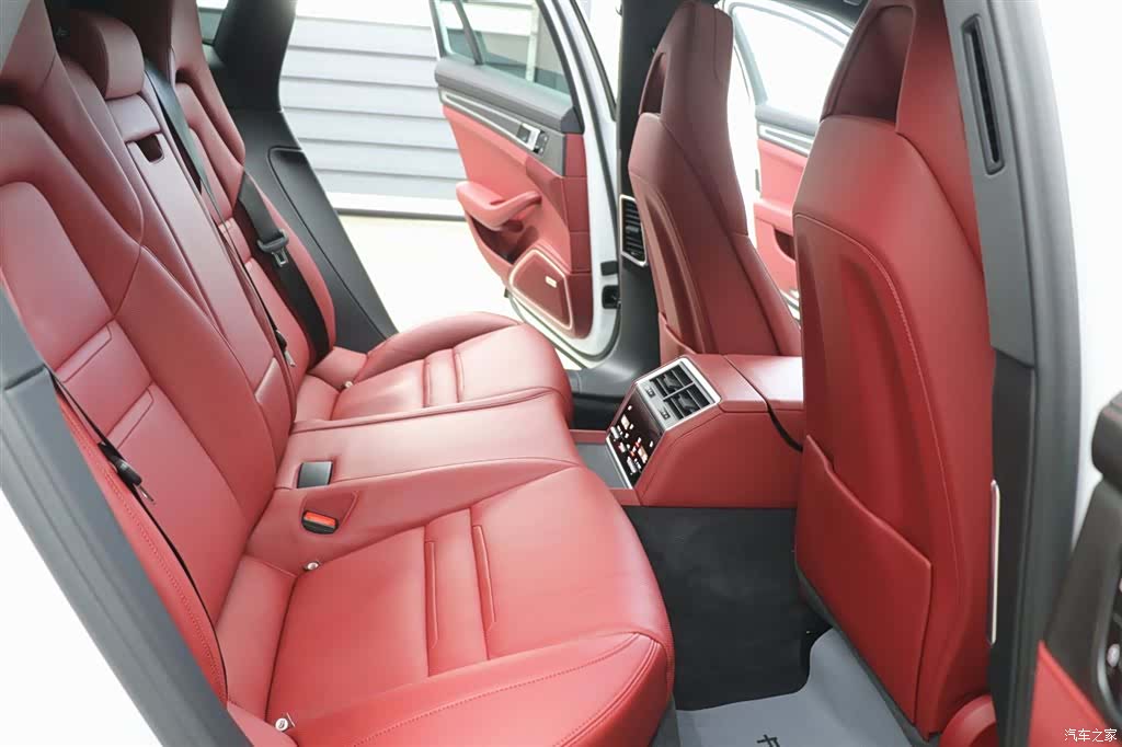 Porsche Panamera, 2023 27