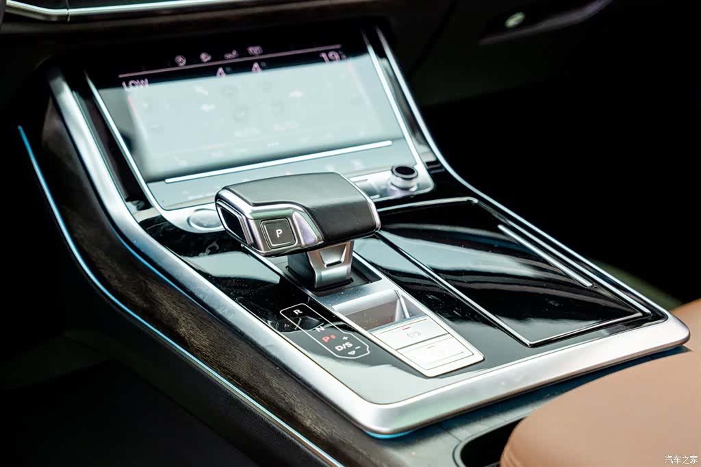 Audi Q7, 2024 15