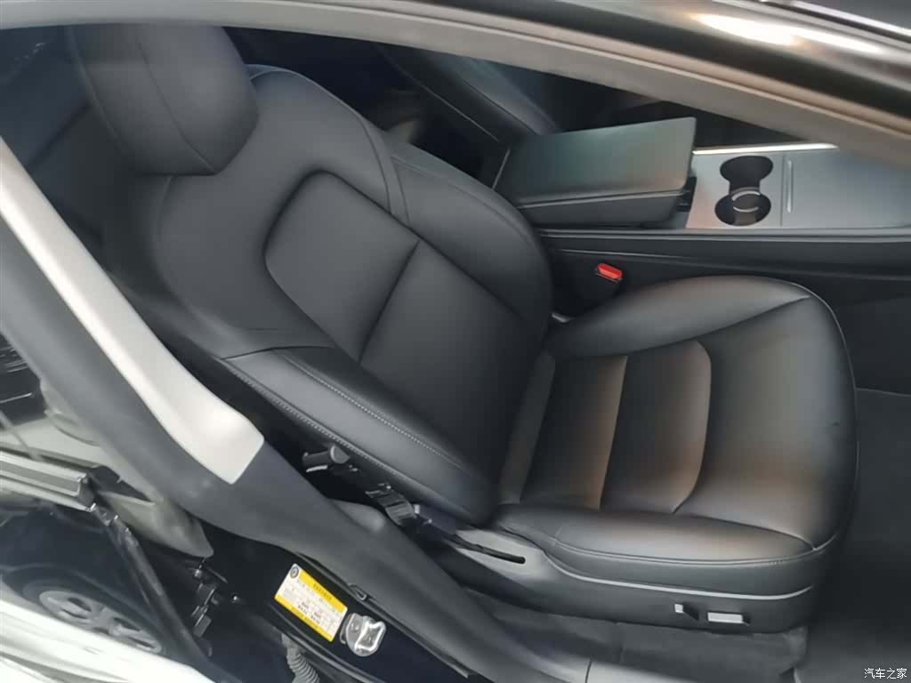 Tesla Model Y, 2022 25