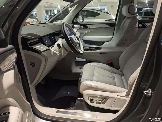 Volvo EM90, 2024 4