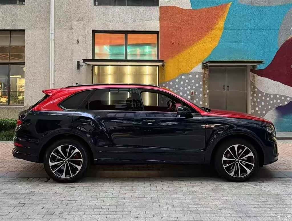Bentley Bentayga, 2023 2